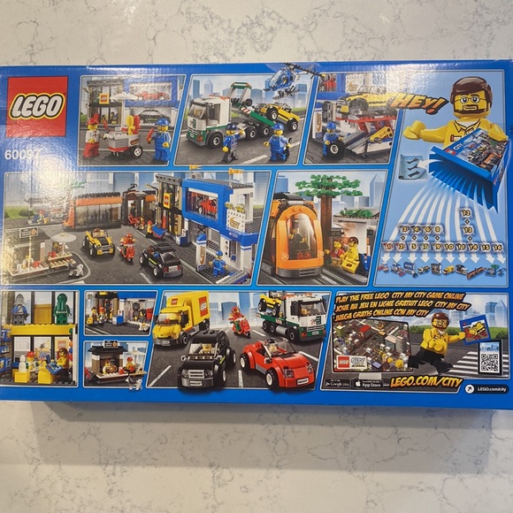 *Retired* Lego City Square set Set 60097 - Picture 2 of 16